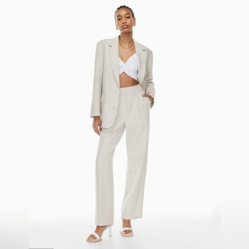 NWOT Aritzia Wilfred Effortless Pant in Heather Cloud White. Size 6